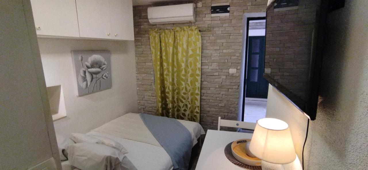 Tiny Studio In City Center Stone House Split Eksteriør bilde