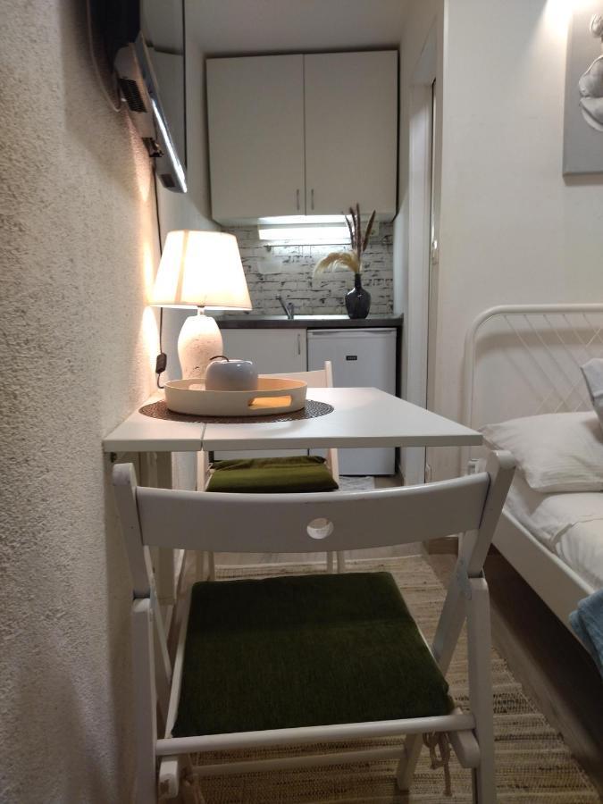 Tiny Studio In City Center Stone House Split Eksteriør bilde