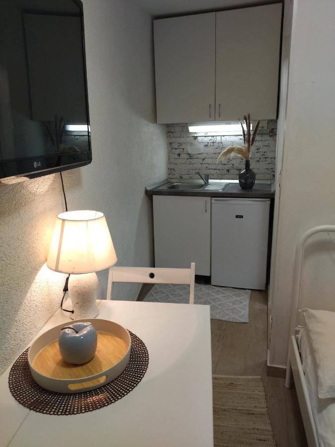 Tiny Studio In City Center Stone House Split Eksteriør bilde