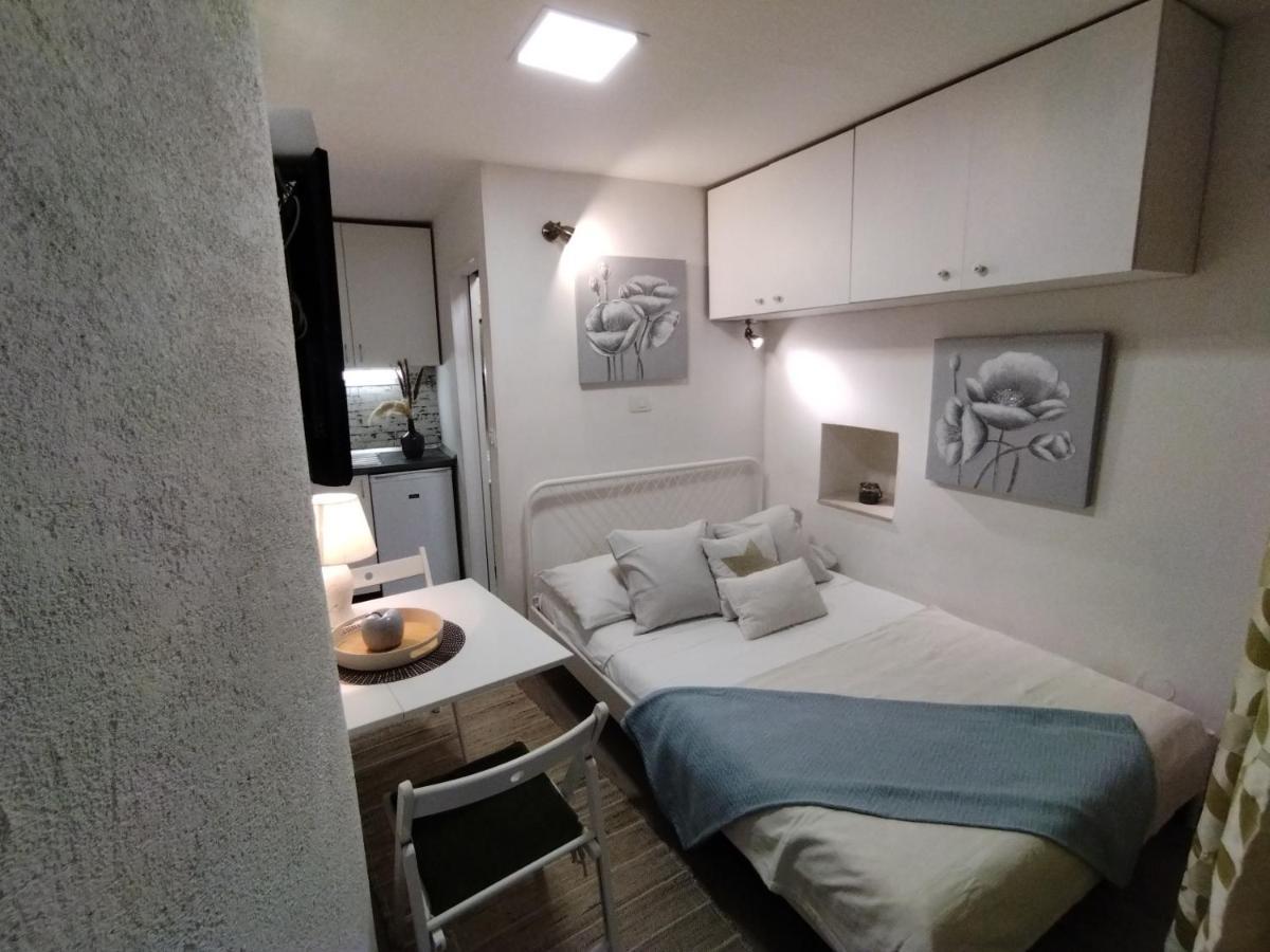 Tiny Studio In City Center Stone House Split Eksteriør bilde