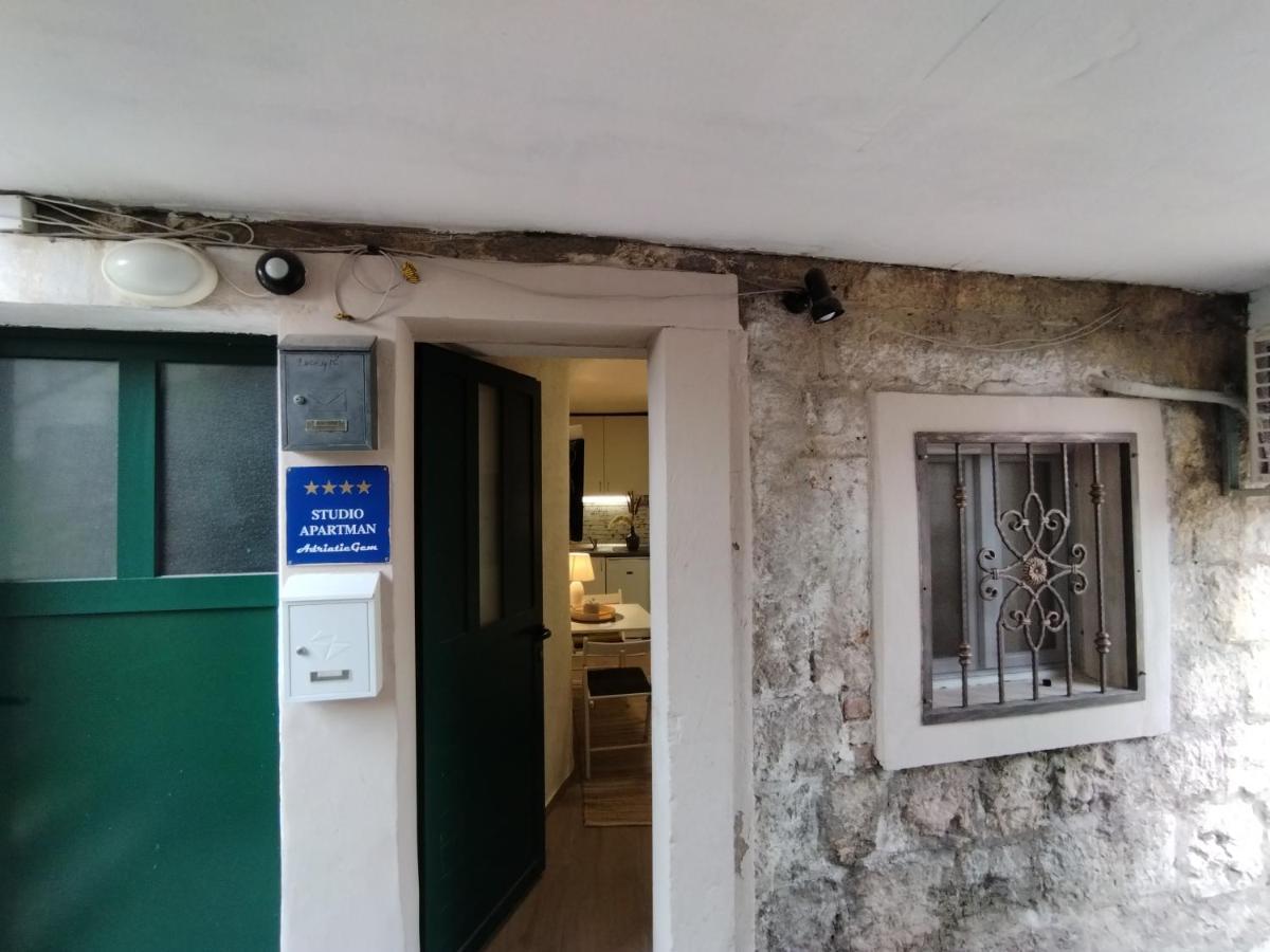 Tiny Studio In City Center Stone House Split Eksteriør bilde