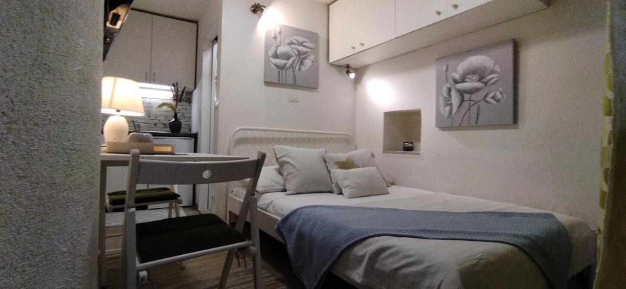 Tiny Studio In City Center Stone House Split Eksteriør bilde